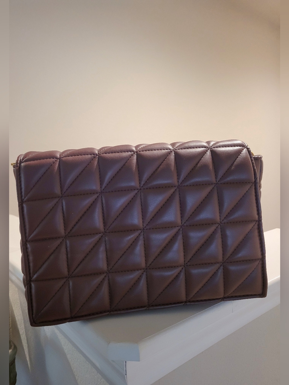 Quilted Chocolate Brown Shoulder Bag with Chunky Gold Chain - Picture 2 of 12